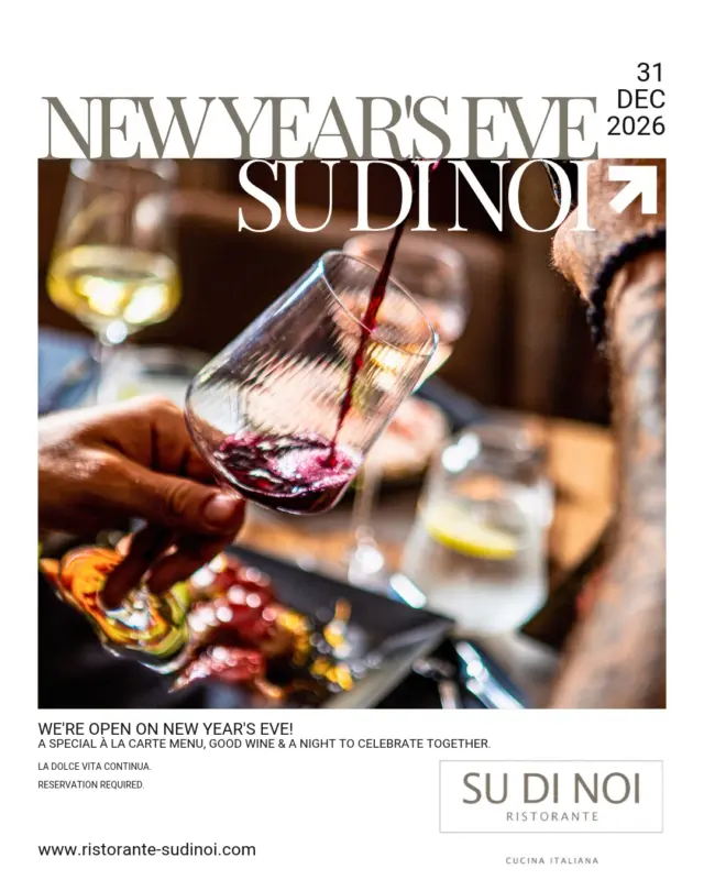 New Year’s Eve @ SU DI NOI.

Das Jahr geht zu Ende. Die dolce vita noch lange nicht. Am 31. Dezember feiern wir mit euch! Michelangelo hat für diesen Abend eine besondere À-la-carte-Karte zusammengestellt.

Good food. Good wine. La última noche del año.

Reservations are now open via WhatsApp, our website or just give us a call! :)

#ristorantesudinoi #newyearseve #nochevieja #paguera #mallorcarestaurants